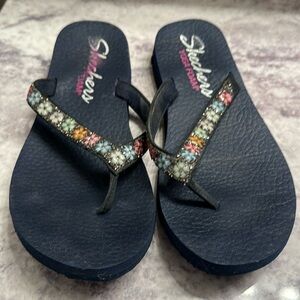 Sketchers navy blue rhinestone flip flops size 8 women’s Yoda Foam